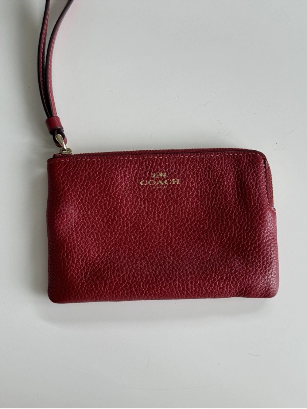 COACH CORNER ZIP WRISTLET IN LEATHER Red Wallet